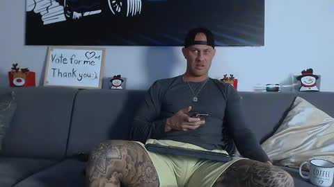 Snapshot of calvinhunt69 chatting on 12.17.24 Calvin online show from 12.17.24