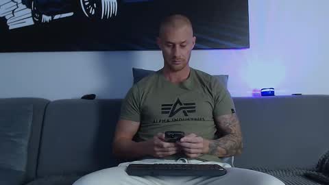 Snapshot of calvinhunt69 chatting on 01.03.25 Calvin online show from 01.03.25