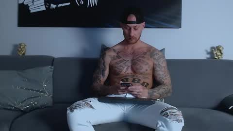 Snapshot of calvinhunt69 chatting on 02.25.25 Calvin online show from 02.25.25