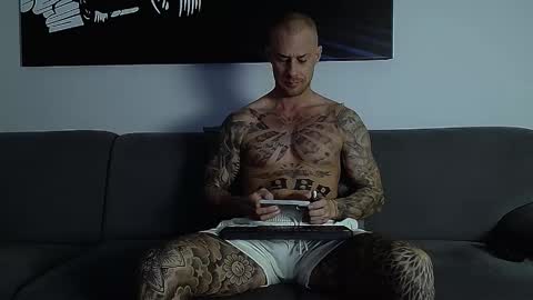 Snapshot of calvinhunt69 chatting on 10.17.25 Calvin online show from 10.17.25