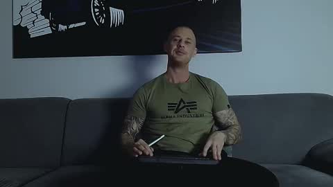 Snapshot of calvinhunt69 chatting on 11.23.25 Calvin online show from 11.23.25