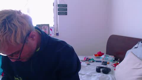 Calvinjohnlad online show from 02.18.25