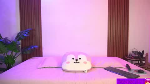 Calypso and Kayla online show from 10.04.25