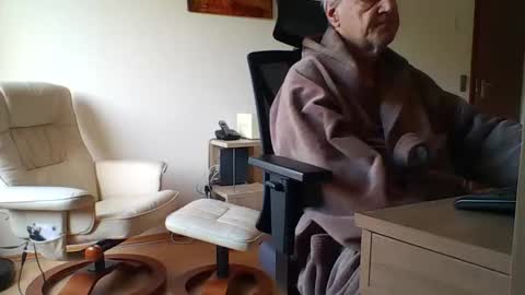 Snapshot of camcologne chatting on 11.04.25 camcologne online show from 11.04.25