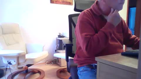 Snapshot of camcologne chatting on 11.18.25 camcologne online show from 11.18.25