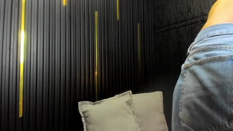 Snapshot of cameron_blake_ chatting on 01.08.25 CAMERON online show from 01.08.25