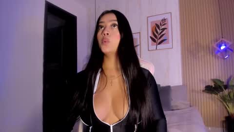 Cameron  online show from 09.12.25