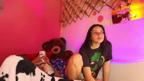 Snapshot of cami_casti777 chatting on 05.18.26 trini-1000 online show from 05.18.26