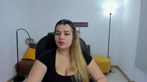 Camila online show from 02.10.25