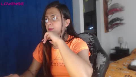 Snapshot of camila_bigcock_ts chatting on 10.15.25 camila online show from 10.15.25