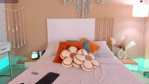 camila_bustamante_ online show from 02.18.26