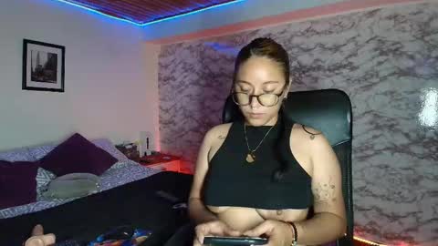 Snapshot of camila_iroose chatting on 02.10.26 Camila Roose online show from 02.10.26