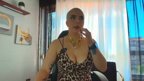    online show from 10.06.25