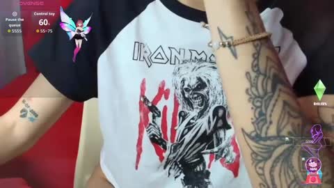 Snapshot of camilahot_girl chatting on 09.21.25 kira online show from 09.21.25