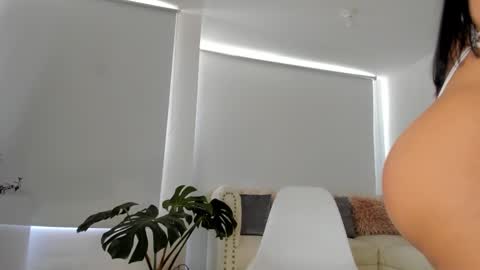 camila manzur online show from 01.25.25