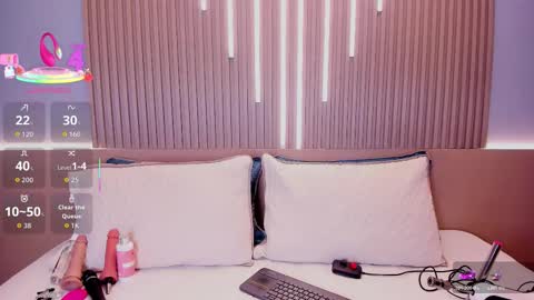 Snapshot of camile_cute chatting on 10.18.25 camile_cute online show from 10.18.25