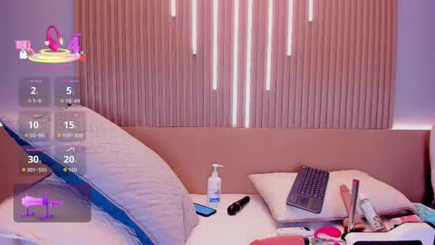 Snapshot of camile_cute chatting on 10.22.25 camile_cute online show from 10.22.25