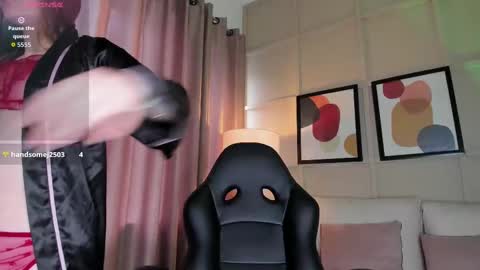 Snapshot of camille_eyes chatting on 09.29.25 camille online show from 09.29.25