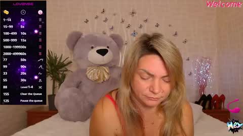 Snapshot of camille_game chatting on 12.03.24 Camille Game online show from 12.03.24