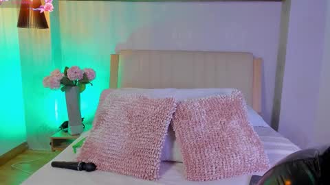 Camille Lynn online show from 09.25.25