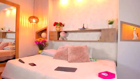 Camille Lynn online show from 11.25.25