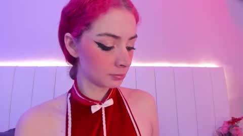 Snapshot of camillen_pettid chatting on 11.19.25 C A M I L L E N Help me get to the top online show from 11.19.25