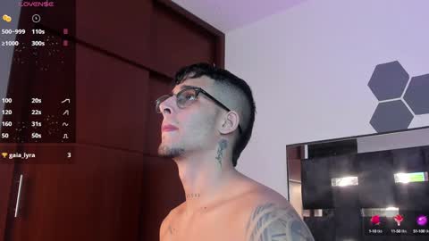 Snapshot of camilo_ospina_ chatting on 02.04.25 INDEPENDENT MODEL online show from 02.04.25