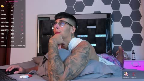 Snapshot of camilo_ospina_ chatting on 02.06.25 INDEPENDENT MODEL online show from 02.06.25