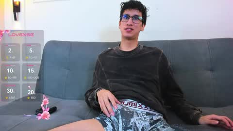 Snapshot of camilo_stark chatting on 04.21.26 Camilo online show from 04.21.26