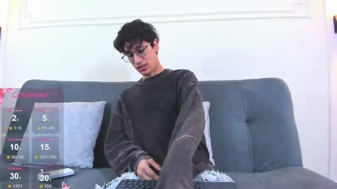 Snapshot of camilo_stark chatting on 05.10.26 Camilo online show from 05.10.26