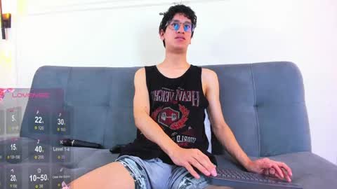 Snapshot of camilo_stark chatting on 05.17.26 Camilo online show from 05.17.26
