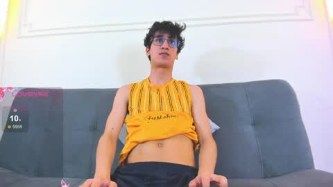 Snapshot of camilo_stark chatting on 05.19.26 Camilo online show from 05.19.26