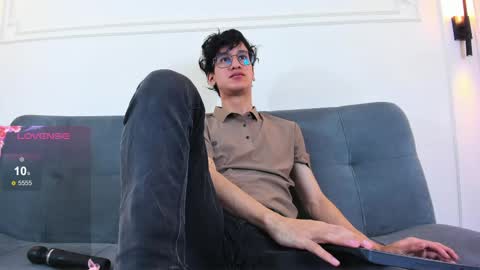 Snapshot of camilo_stark chatting on 05.31.26 Camilo online show from 05.31.26