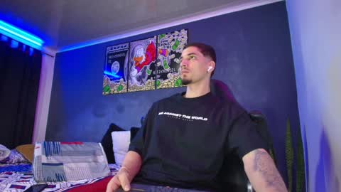 Snapshot of camiloalvarezzz3 chatting on 01.18.25 CAMILO online show from 01.18.25