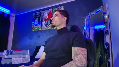 Snapshot of camiloalvarezzz3 chatting on 03.12.25 CAMILO online show from 03.12.25