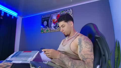 Snapshot of camiloalvarezzz3 chatting on 09.09.25 CAMILO online show from 09.09.25