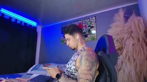 Snapshot of camiloalvarezzz3 chatting on 09.24.25 CAMILO online show from 09.24.25