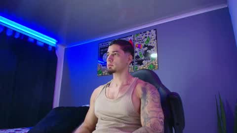 Snapshot of camiloalvarezzz3 chatting on 11.01.25 CAMILO online show from 11.01.25