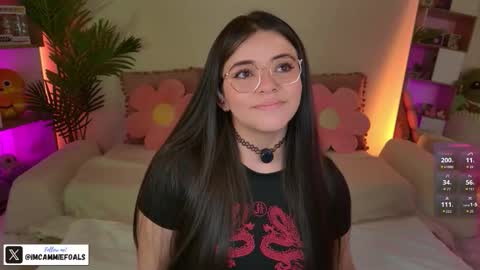 Snapshot of cammiefoalss chatting on 10.10.25 Lets reach 200 thumbs up online show from 10.10.25