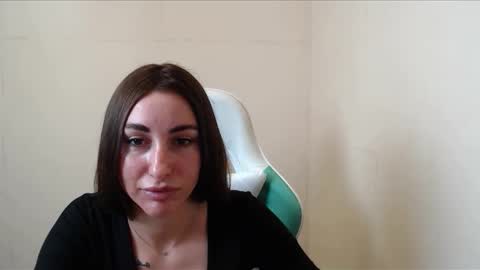 Snapshot of cammila_horn chatting on 10.24.25 cammila horn online show from 10.24.25