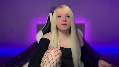 Miley online show from 12.14.25