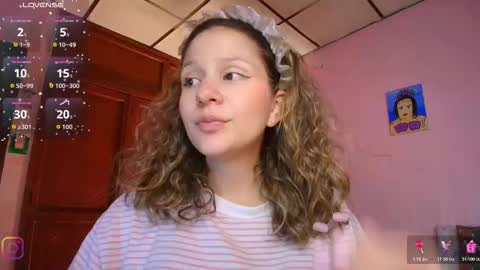 Snapshot of candase_ chatting on 02.19.26 Candase online show from 02.19.26