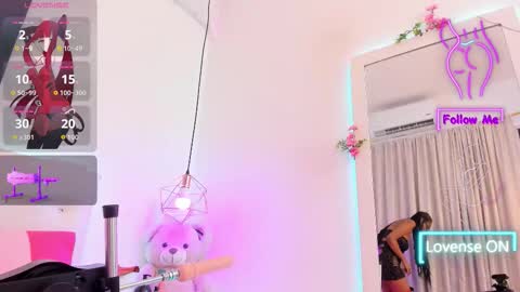 Snapshot of canddyhot18 chatting on 09.22.25 candy online show from 09.22.25