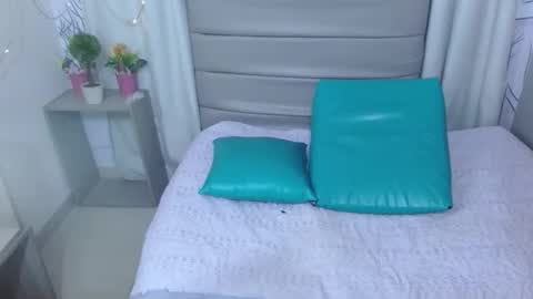 candela_dubout online show from 02.05.26