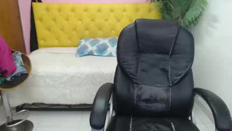 Candy  online show from 02.22.25