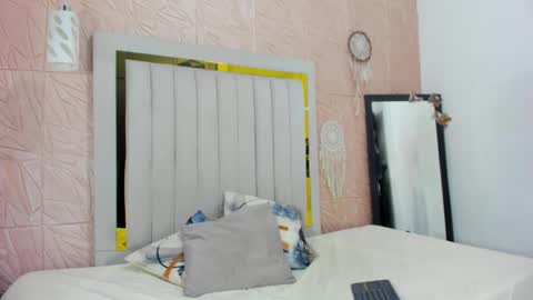 Snapshot of candise_oconnor chatting on 10.01.25 candise online show from 10.01.25