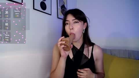 Snapshot of candy_canee chatting on 12.07.24 online show from 12.07.24