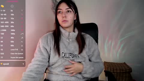 Snapshot of candy_canee chatting on 01.25.25 online show from 01.25.25