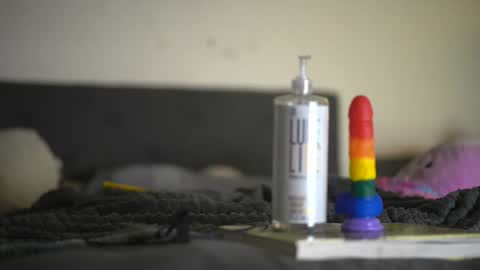 Snapshot of candy_girls_4_u chatting on 12.02.25 ExtraCandy online show from 12.02.25