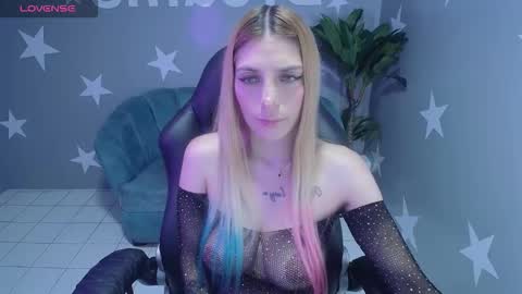 Snapshot of candy_kush_a chatting on 11.14.25 candy_kush_a online show from 11.14.25